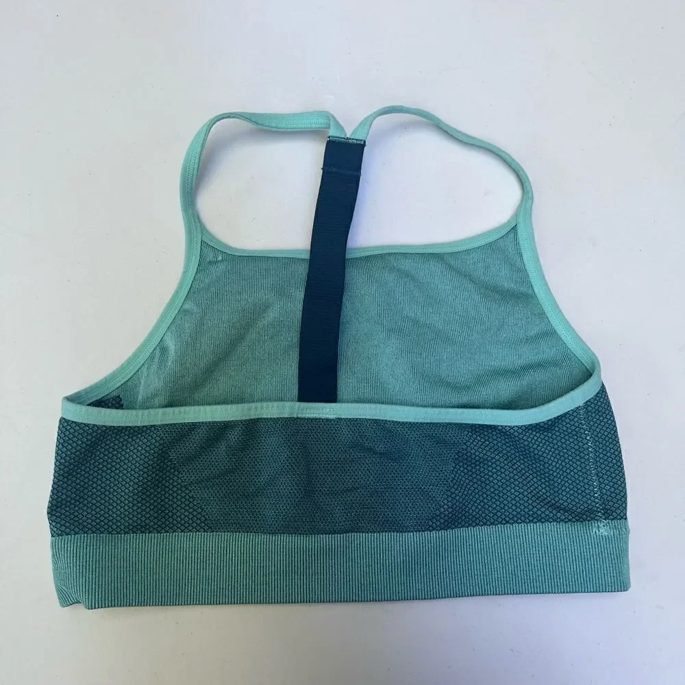 NIKE Girl's Seamless Bra size L